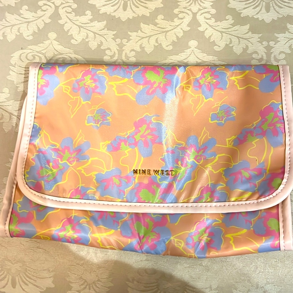 Hanging bag for Travel/Toiletries.